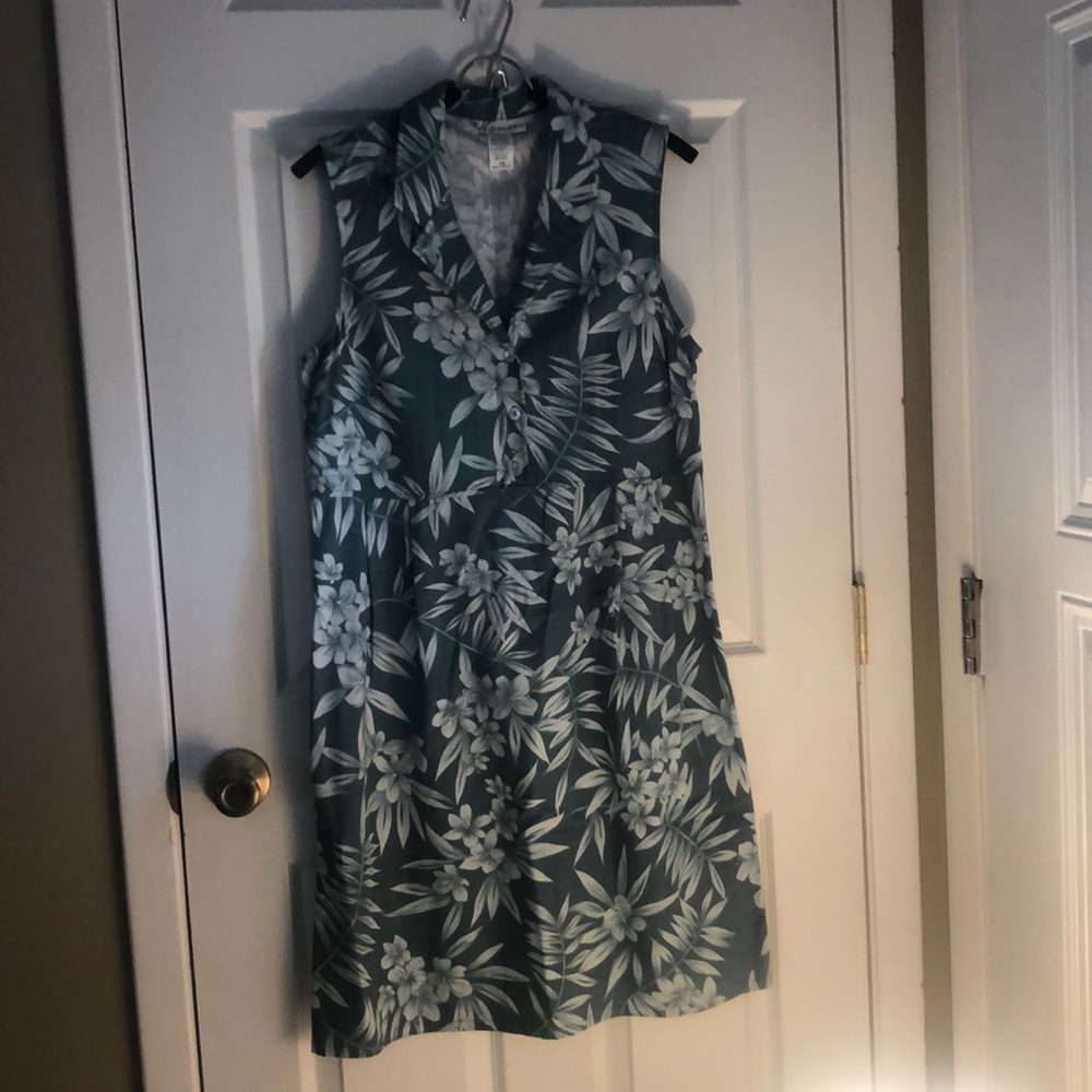 Size 14,summer knee length dress.